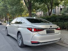 Lexus ES 200 Excellence Edition - ფოტო 4