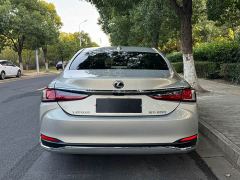 Lexus ES 200 Excellence Edition - ფოტო 5