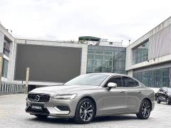 Volvo S60 B4 Smart Luxury Edition - ფოტო 1
