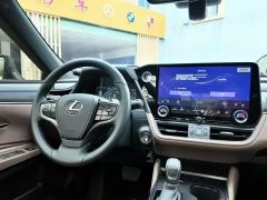 Lexus ES 300h Premium Edition - фото 4