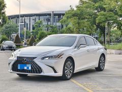 Lexus ES 200 Luxury - ფოტო 1