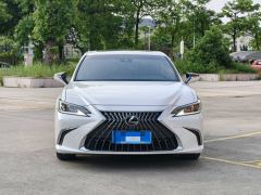 Lexus ES 200 Luxury - ფოტო 2