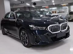 BMW 5 Series 530Li Premier Luxury Package - фото 3