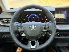 Toyota Camry 2.0E Elite Edition - photo 3