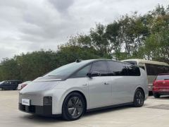 Li Auto MEGA 710km Ultra - ფოტო 1