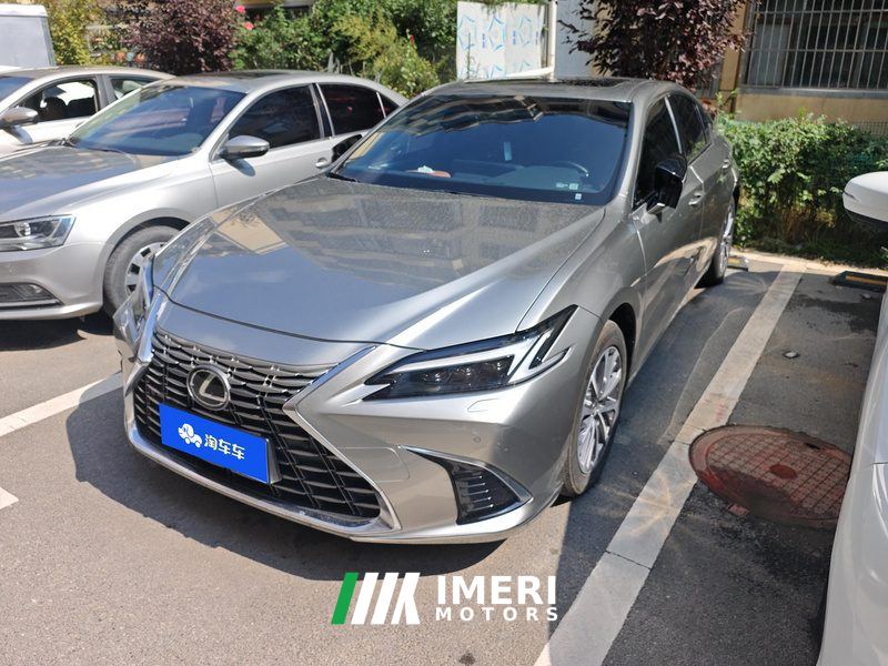 Lexus ES 300h Premium Edition - автомобиль из Китая