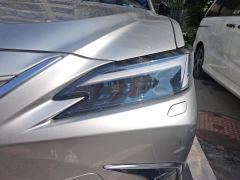 Lexus ES 300h Premium Edition - фото 4