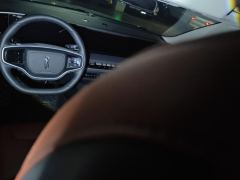 Lincoln Z 2.0T Premier - ფოტო 16