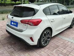 Ford Focus Hatchback EcoBoost 180 Automatic ST Line - photo 2