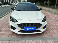 Ford Focus Hatchback EcoBoost 180 Automatic ST Line - photo 3