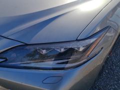 Lexus ES 300h Premium Edition - фото 4