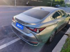 Lexus ES 200 Premium Edition - photo 2