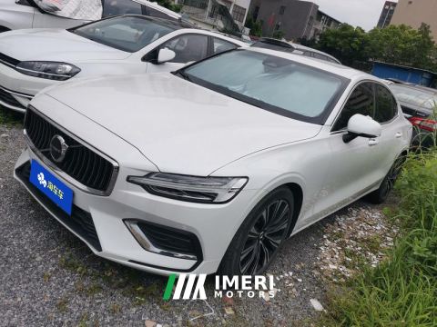 2024 Volvo S60 B4 Smart Luxury Edition - car from China