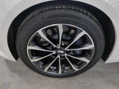 Cadillac CT5 28T Premium - фото 9