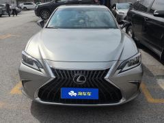 Lexus ES 200 Luxury - photo 3