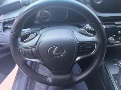 Lexus ES 200 Excellence Edition - ფოტო 18