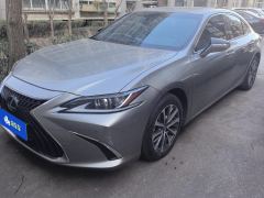 Lexus ES 200 Excellence Edition - ფოტო 3