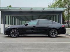 BMW 5 Series 525Li Luxury Package - ფოტო 3