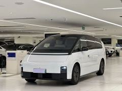 Li Auto Li MEGA 710km Home Edition - photo 1