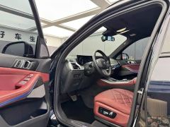 BMW X5 xDrive30Li Deluxe VersionM - ფოტო 4