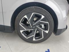 Lynk & Co 20 Z20 530km Rear Drive Max Yao Red Edition - photo 6