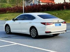 Lexus ES 200 Excellence Edition - ფოტო 6