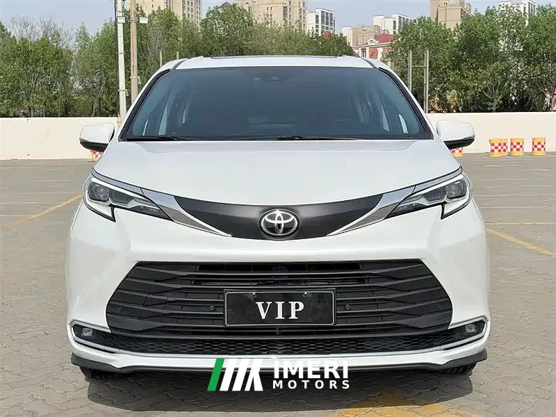 Toyota Sienna Dual-Engine 2.5L RWD Comfort Edition - автомобиль из Китая