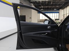 Hyundai Elantra 1.5L CVT Black Knight Limited Edition - фото 12