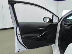 Toyota Corolla Dual-Engine 1.8L Elite Edition - фото 12