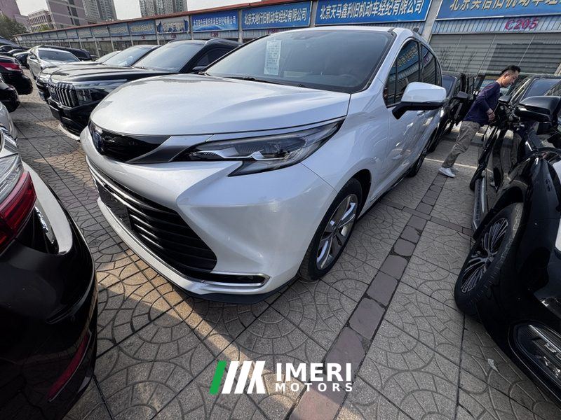 Toyota Sienna Dual-Engine 2.5L Prestige Edition - car from China