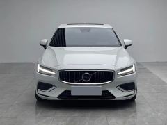 Volvo S60 B4 Intelligent Luxury Edition - ფოტო 2