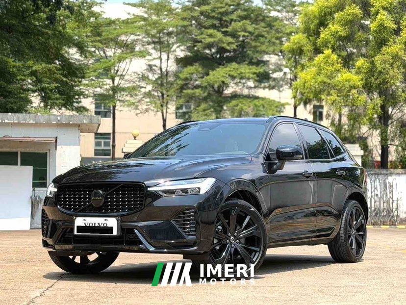 Volvo XC60 B5 AWD Smart Remote Midnight Black Edition - автомобиль из Китая