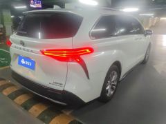 Toyota Sienna Dual-Engine 2.5L 4WD Prestige Edition - ფოტო 2