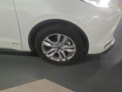 Toyota Sienna Dual-Engine 2.5L 4WD Prestige Edition - ფოტო 6