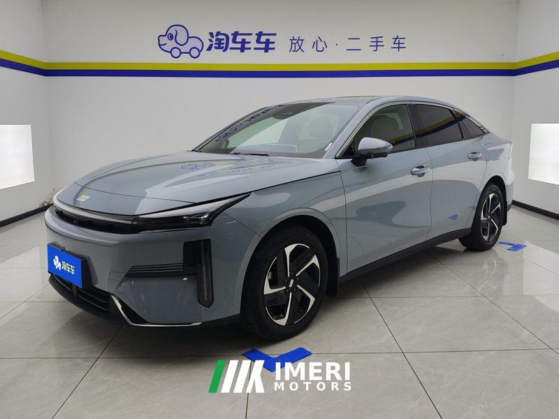 Geely Galaxy L6 EM-i 1.5L 140km Explorer Edition - car from China