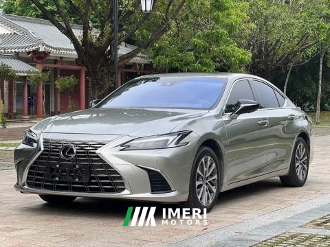 2025 Lexus ES 300h Premium Edition - ავტომობილი ჩინეთიდან