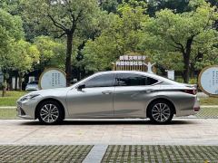 Lexus ES 300h Premium Edition - ფოტო 20