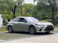 Lexus ES 300h Premium Edition - ფოტო 4