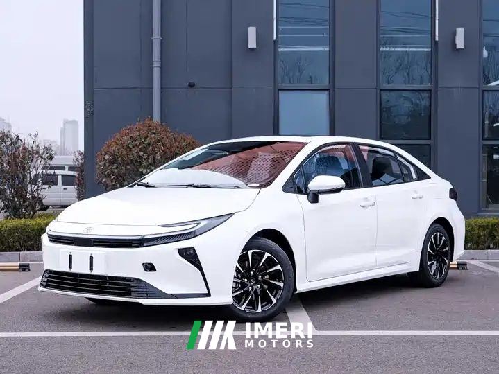Toyota Corolla Dual-Engine 1.8L Pioneer Edition - автомобиль из Китая