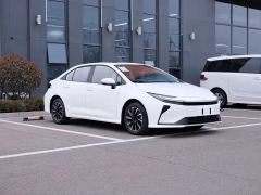 Toyota Corolla Dual-Engine 1.8L Pioneer Edition - фото 2