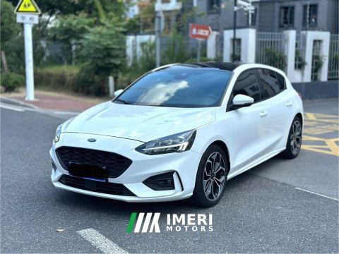 2021 Ford Focus EcoBoost 180 ST Line - car from China