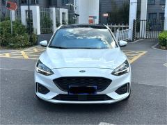 Ford Focus EcoBoost 180 ST Line - photo 3