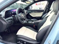 Cadillac CT5 28T Track Performance Edition with Peak Track Package - ფოტო 8