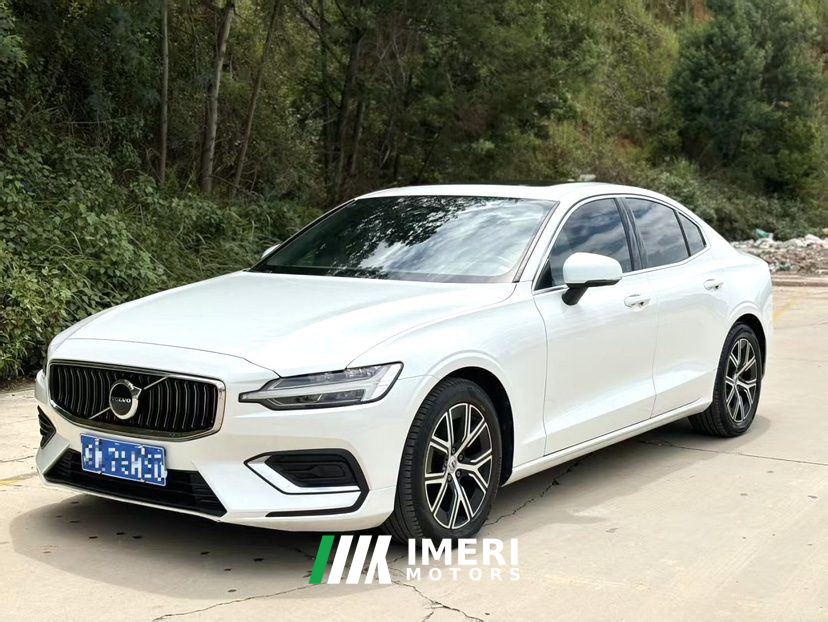 Volvo S60 B4 Smart Luxury Edition - ავტომობილი ჩინეთიდან