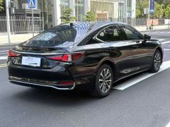 Lexus ES 200 Excellence Edition - ფოტო 7
