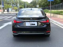 Lexus ES 200 Excellence Edition - ფოტო 8