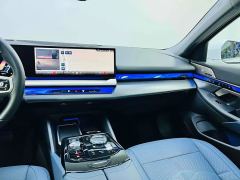 BMW i5 eDrive 35L Premium M Sport Package - ფოტო 16