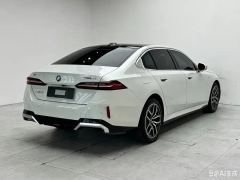 BMW i5 eDrive 35L Premium M Sport Package - ფოტო 4