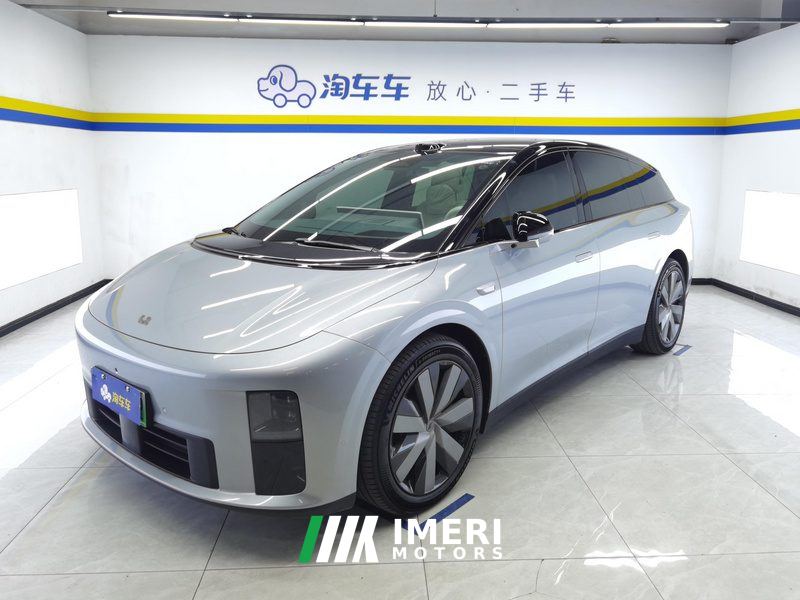 Li Auto i6 AWD Edition - ავტომობილი ჩინეთიდან