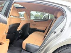 Lexus ES 200 Premium Edition - ფოტო 16